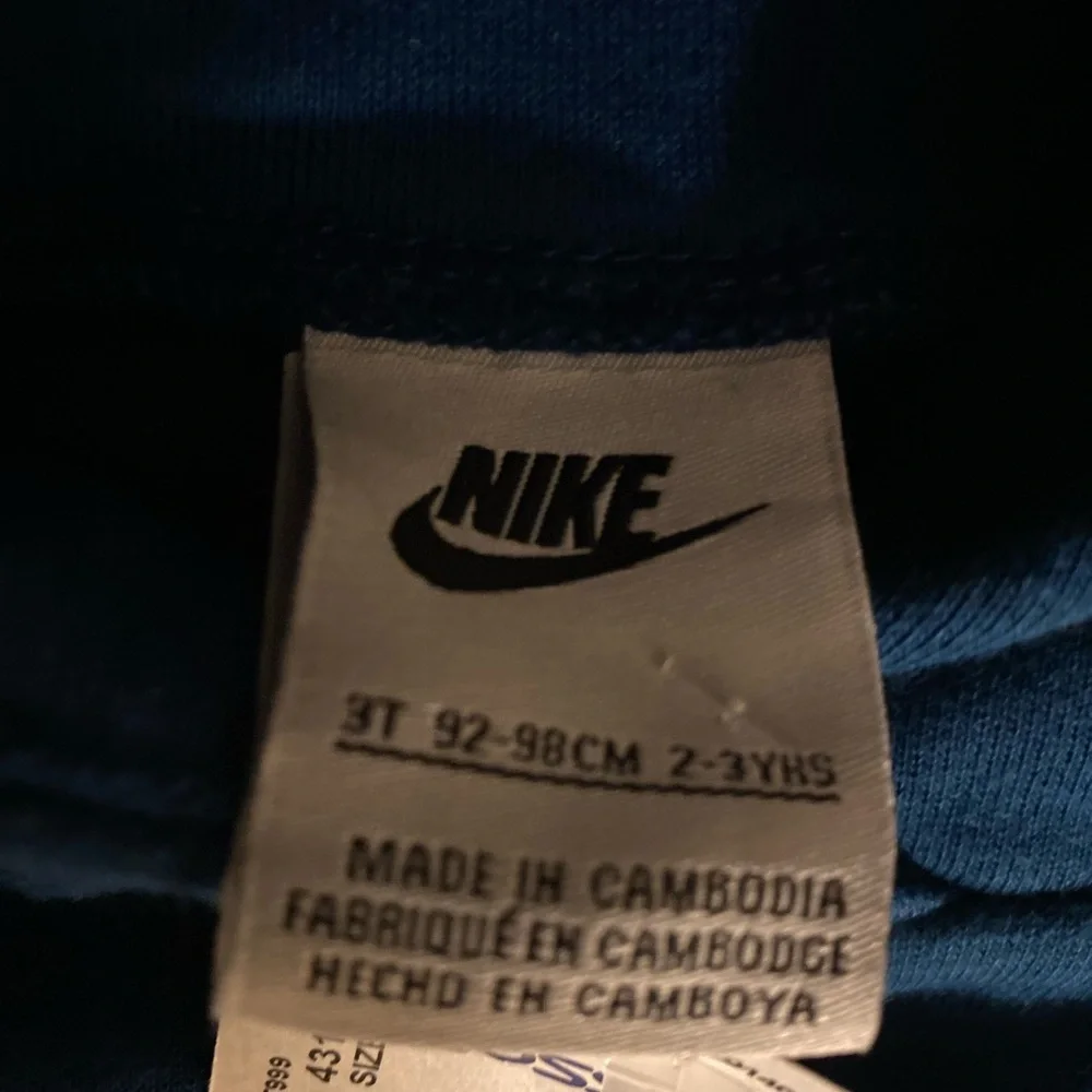 Nike Swoosh Essentials Pullover